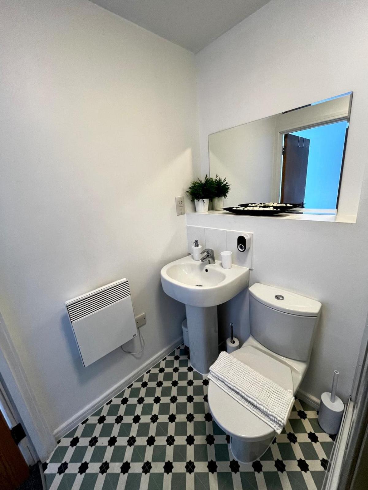 Serene 2-Bed Flat With Canal Views - Coop Live & Ethiad Mánchester Exterior foto